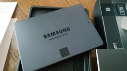 Твердотільний диск 2.5" 2TB Samsung 870 QVO (SATA 6Gb/s, 3D NAND QLC) (MZ-77Q2T0BW) фото от покупателей 19