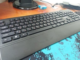 Клавиатура проводная с подставкой SVEN KB-E5500 USB Черная фото від покупців 1