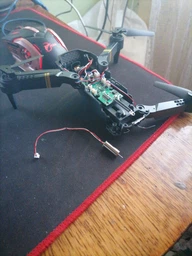 Квадрокоптер Дрон Eachine E58 с Full HD Wi-Fi камерой на 1080p, FPV, барометром, до 10 минут полета + кейс