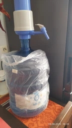 Помпа для воды Lilu Econom Plus механическая с краном фото от покупателей 8