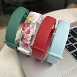Силиконовый ремешок MRK для фитнес браслета Xiaomi Mi Band 6/5 абрикосовый (35) с металлической кнопкой (mrk2514) фото от покупателей 7