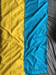 Флаг Украины из габардина, национальный флаг Украины с размерами 90см х 135см наружный, цвета синий и жёлтый фото от покупателей 6