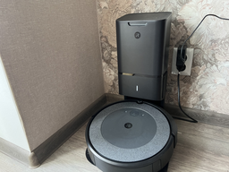 Робот-пилосос iRobot Roomba I3+ (i355840)