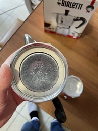Кавоварка гейзерна Bialetti Moka Express Silver 0.23L (0001164) фото від покупців 5