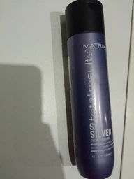 Профессиональный шампунь Matrix Total Results So Silver для нейтрализации пожелтения окрашенных в оттенки блонд волос 300 мл (3474630741713) фото от покупателей 1