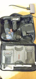 Акумуляторний шурупокрут Bosch Professional GSR 12V-15 у сумці з 2 акб 12V (2Ah+4Ah) і з/в GAL 12V-20, з набором 7 свердел по дереву, набором 7 свердел по металу і набором 25 біт (0615990G6L) фото від покупців 4