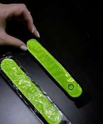 Браслет светоотражающий Reis на липучке, с LED подсветкой, желтый, 42 см x 4 см, BAND-LED Y (100084489) фото от покупателей 1