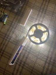 LED светильник с датчиком движения и аккумулятором с зарядкой от USB фото от покупателей 3