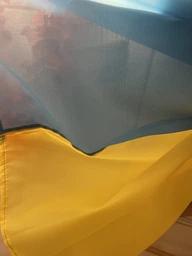 Флаг Украины большого размера 140*90 см (холст), яркий, насыщенный цвет с местом для держателя-флагштока фото от покупателей 13