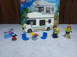 Конструктор LEGO City Great Vehicles Канікули в будинку на колесах 190 деталей (60283) фото від покупців 1