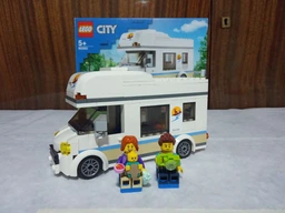 Конструктор LEGO City Great Vehicles Канікули в будинку на колесах 190 деталей (60283) фото від покупців 2