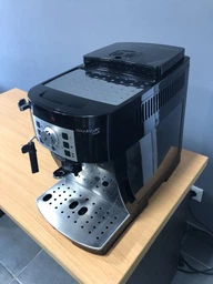 Кавомашина DeLonghi ECAM 22.110 SB