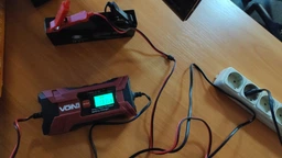 Автомобільний зарядний пристрій Voin VL-144 6&12V / 0.8-4.0A / 3-120AHR / LCD / імпульсний фото від покупців 1