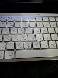 Клавіатура бездротова Logitech MX Keys Mini For Mac Wireless Illuminated Pale Grey (920-010526) фото від покупців 6