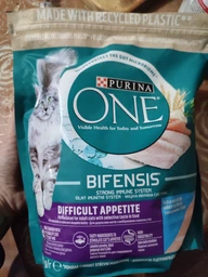 Сухий корм PURINA ONE Difficult Appetite для дорослих котів з вибірковим смаком у їжі з тріскою та фореллю 800 г фото від покупців 8