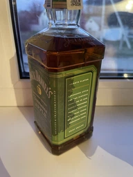 Ликер Jack Daniel`s Tennessee Apple 0.7 л 35% (5099873017623) фото от покупателей 5