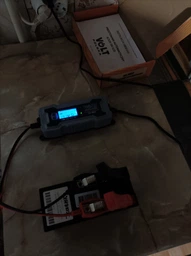 Зарядное устройство для аккумуляторов 6 В / 12 В 5А VOLT Polska
