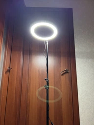 Профессиональная светодиодная LED цветная кольцевая лампа для селфи блогеров предметной сьемки 26 см для фото и видео со штативом фото от покупателей 2