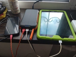 УМБ Promate SolarTank-20PDQi 20000 mAh с солнечной панелью 20W PD USB-C 18W QC USB-A 10W Qi 2xUSB-A Black (solartank-20pdqi.black)