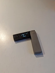 Криптокошелек Ledger Nano X Onyx Black фото от покупателей 15