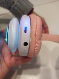 Беспроводные детские светящиеся LED наушники с кошачьими ушками Bluetooth 5.0 складные CAT VIV-23 со встроенным микрофоном Mp3 MicroSD и цветной подсветкой Pink фото от покупателей 1
