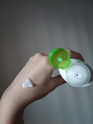Легкий увлажняющий крем - Simple Kind To Skin Hydrating Light Moisturiser 125ml (936568-106171)