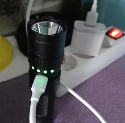 Портативний світлодіодний ліхтарик VIDEX VLF-A156R 1700Lm 6500K (Li-ion 21700 4000mAh змінний) фото від покупців 18