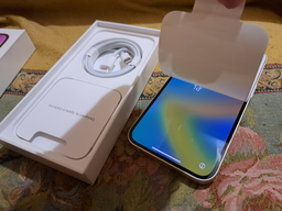 Мобильный телефон Apple iPhone 14 128GB Starlight (MPUR3RX/A) фото от покупателей 15