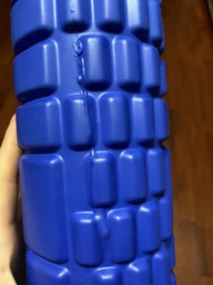 Массажный ролик EasyFit Grid Roller Compact 30 см черный (роллер, валик, цилиндр для МФР и йоги, массажер для спины, ног, рук, шеи) EFMGRB30 фото от покупателей 6