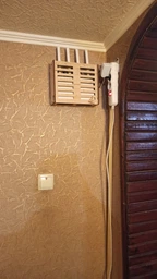 Настенная коробка для роутера Wi-Fi Полка 24* 20* 9,5 см Белая решетка