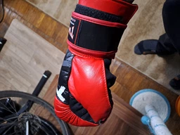 Перчатки для рукопашного бою ММА шкіряні TWN TWINS-MMA-Rep (р-р 10oz) (TWINS-MMA-Rep_Червоно-чорний) фото від покупців 2