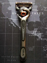 Станок для гоління чоловічий (Бритва) Gillette Fusion5 ProGlide Flexball з 2 змінними картриджами (7702018390816) фото від покупців 8