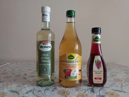 Уксус Kuhne Vino Rosso винный красный 6% 250 мл (4012200194010)