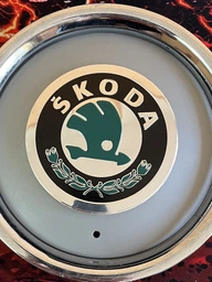 Наклейки на ковпаки Skoda зелені (60мм)