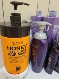 Інтенсивна медова маска Daeng Gi Meo Ri Honey Therapy Plus для відновлення волосся 150 мл (8807779000376) фото від покупців 4