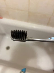 Зубная щетка Colgate High Density древесный уголь мягкая 2 шт (8718951369153) фото от покупателей 4