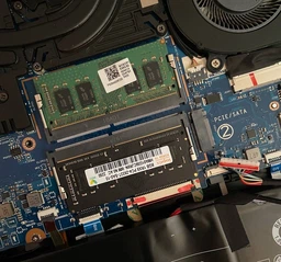 Оперативная память для ноутбука DDR4-2933 8GB PC4-23400 Hynix HMT81GS6AFR8N-WM (7706746) фото от покупателей 1