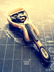 Станок для гоління чоловічий (Бритва) Gillette Fusion5 ProGlide Flexball з 2 змінними картриджами (7702018390816) фото від покупців 5