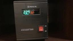 Стабілізатор напруги Real-El Stab Energy-2000, Black (EL122400013) фото от покупателей 14
