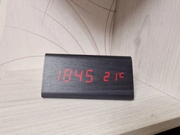 Настільний електронний світлодіодний LED годинник трикутник з будильником і термометром від під дерево з великими цифрами і USB