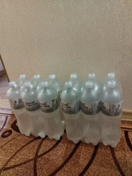 Упаковка води мінеральної слабогазованої Aqua Naturale (1,5л х 6 пляшок)