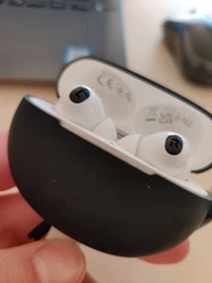 Силиконовый чехол Nik с карабином для Oppo Enco X2 (ETE01 W72) красный фото от покупателей 4
