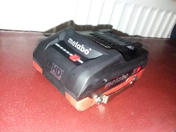 Акумулятор для інструменту Metabo 18 В Li HD 4 А/год з кронштейном (624989000)