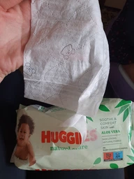 Вологі серветки дитячі Huggies Natural CARE 56 шт (5029053550152) фото від покупців 15