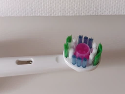 Насадки для электрической зубной щетки Oral b 3D White сменные 4 шт для отбеливания зубов фото от покупателей 7