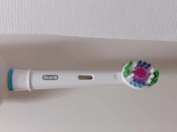 Насадки для электрической зубной щетки Oral b 3D White сменные 4 шт для отбеливания зубов фото от покупателей 6