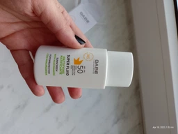 Сонцезахисний супер-флюїд BABE Laboratorios SPF 50 з матуючим ефектом для всіх типів шкіри 50 мл (8436571631572) фото від покупців 3