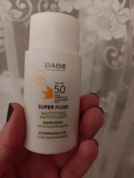 Сонцезахисний супер-флюїд BABE Laboratorios SPF 50 з матуючим ефектом для всіх типів шкіри 50 мл (8436571631572) фото від покупців 1