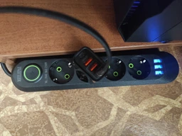 Мережевий фільтр Voltronic 4 розетки EU + 3 USB, 1.5 м, переріз 3х0.75 мм, 2500 В Чорний (F04U-Black) фото від покупців 1