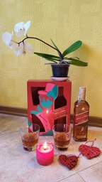 Виски Johnnie Walker Red label 4 года выдержки 0.7 л 40% с 2-мя стаканами (5000267175492) фото от покупателей 16